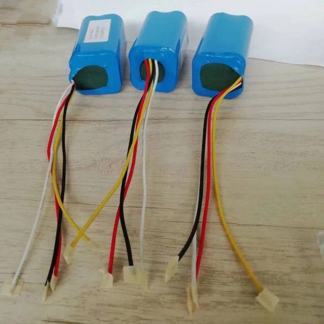 अनुकूलित 14.8v 2200mah बैटरी पैक 18650 सेल 4s1p BMS के साथ स्वीपर के लिए