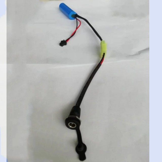DC5521 चार्जिंग प्लग के साथ SM-2P वॉटर पंप बैटरी 18650 1s 3.7v 2000mAh