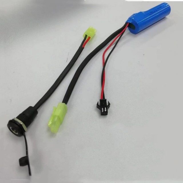 DC5521 चार्जिंग प्लग के साथ SM-2P वॉटर पंप बैटरी 18650 1s 3.7v 2000mAh