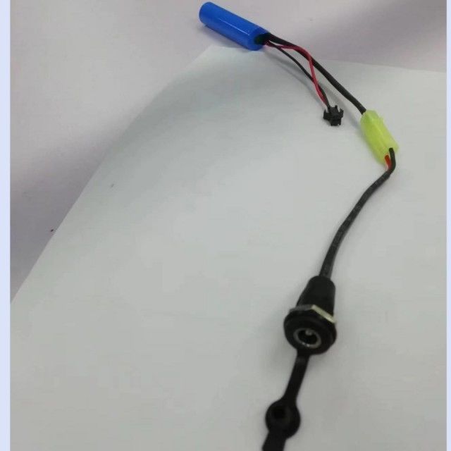 DC5521 चार्जिंग प्लग के साथ SM-2P वॉटर पंप बैटरी 18650 1s 3.7v 2000mAh