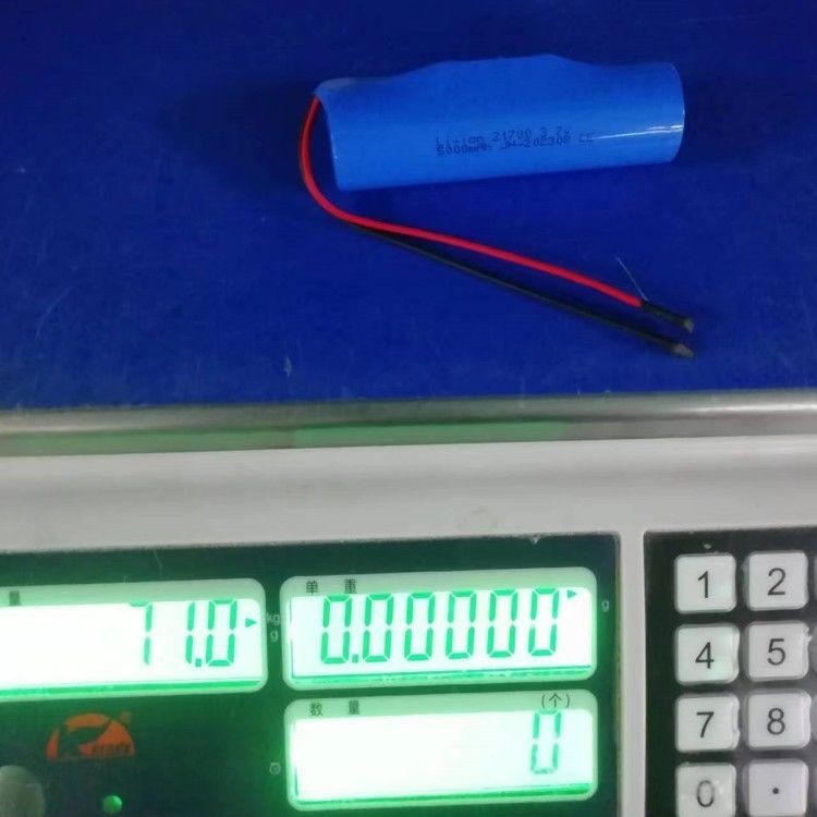 3.7V 5000mAh 21700 पैक के साथ पीसीबी और लीड 20 AWG इलेक्ट्रॉनिक डिवाइस के लिए
