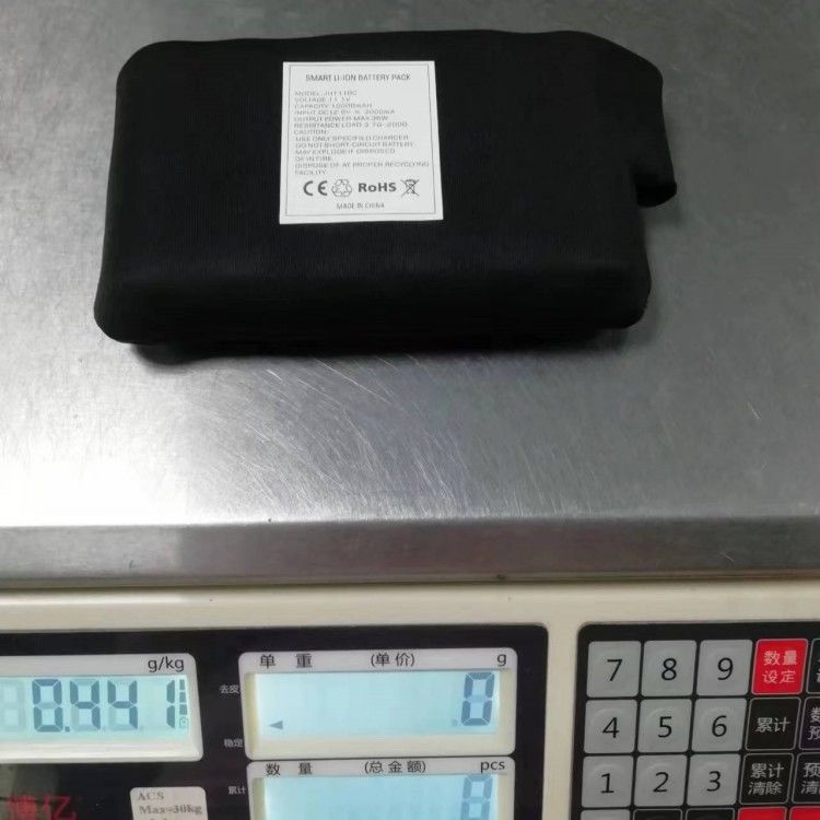 सर्दियों में गर्म कपड़े बैटरी 7.4V 12V 10000mAh डीसी चार्जिंग हेड काला रंग
