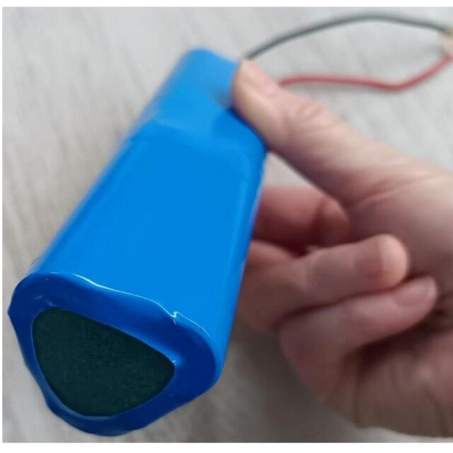 कस्टम त्रिकोण बैटरी पैक 18650 6s1p 22.2V मालिश बंदूक के लिए 3500mAh बैटरी